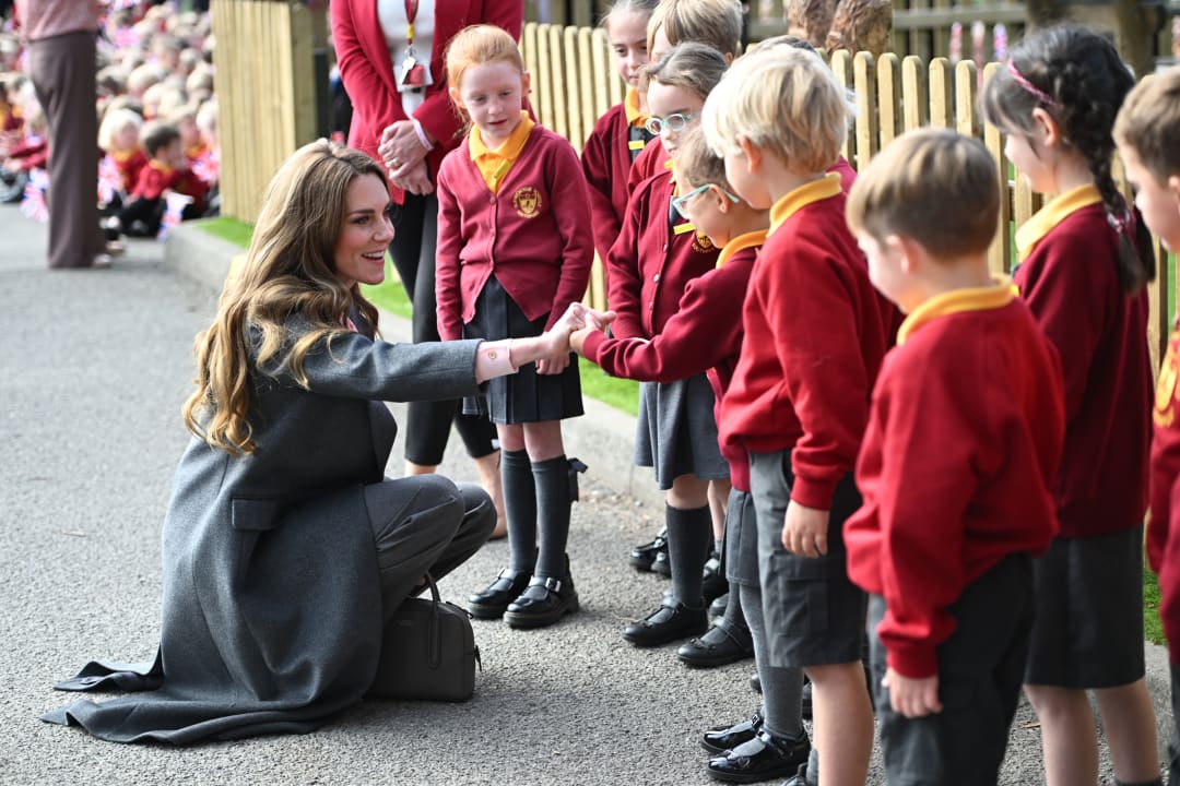 Kate Middleton تشع بالدفء في زيارة عاطفية إلى جانب الأمير William